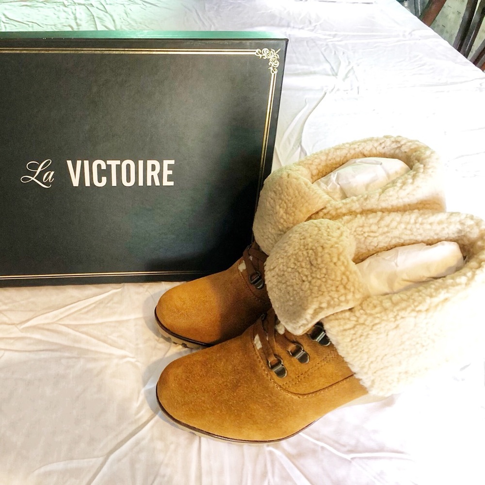 La Victoire Suede Fur Boots